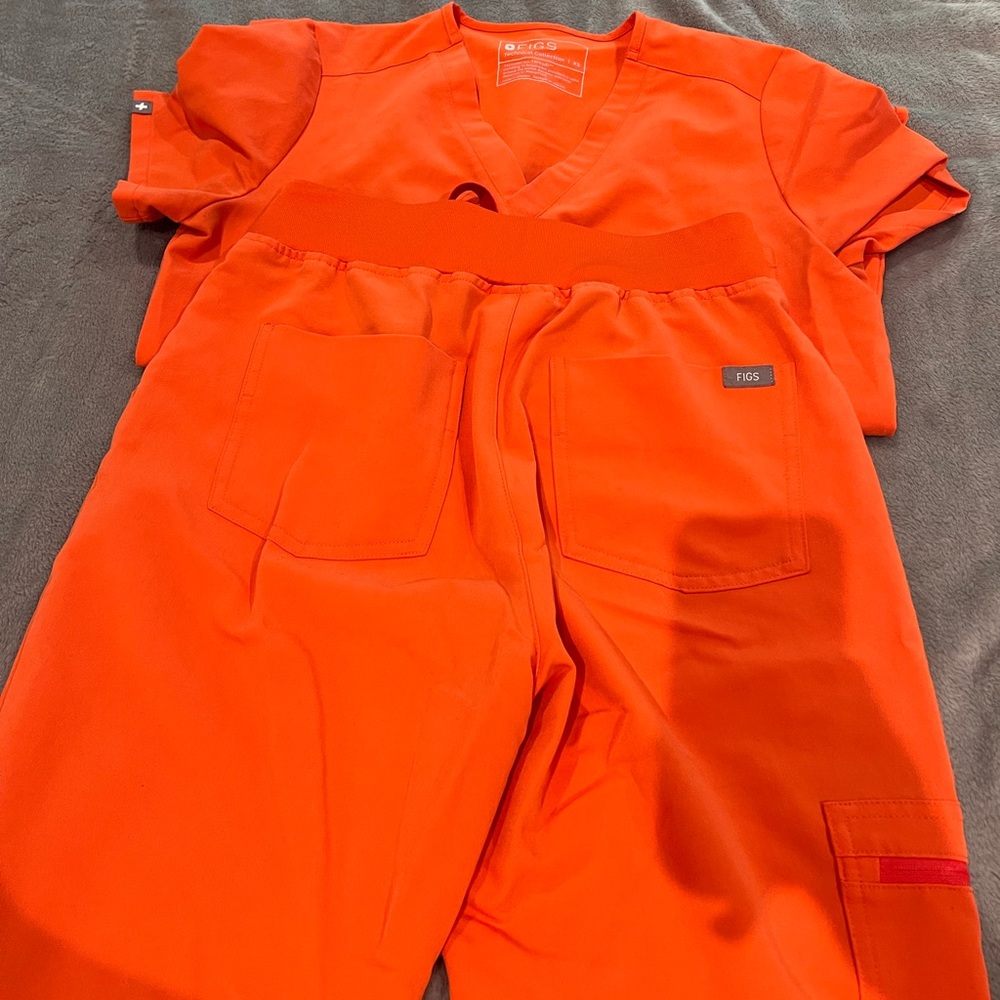 FIGS Women's Orange V-Neck Scrub Top and Elastic Waist Pants